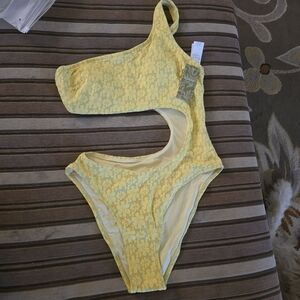 NWT 1 piece swimsuit